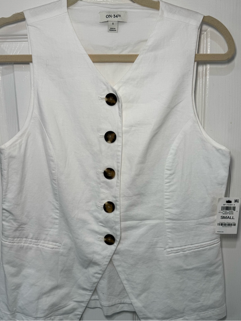 🥥⚪️ ON 34th Linen-Blend Longline Vest Top Button Down in Bright White ⚪️🥥 - Picture 3 of 10